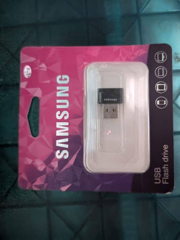 Samsung  USB  Flash Drive 2TB 1