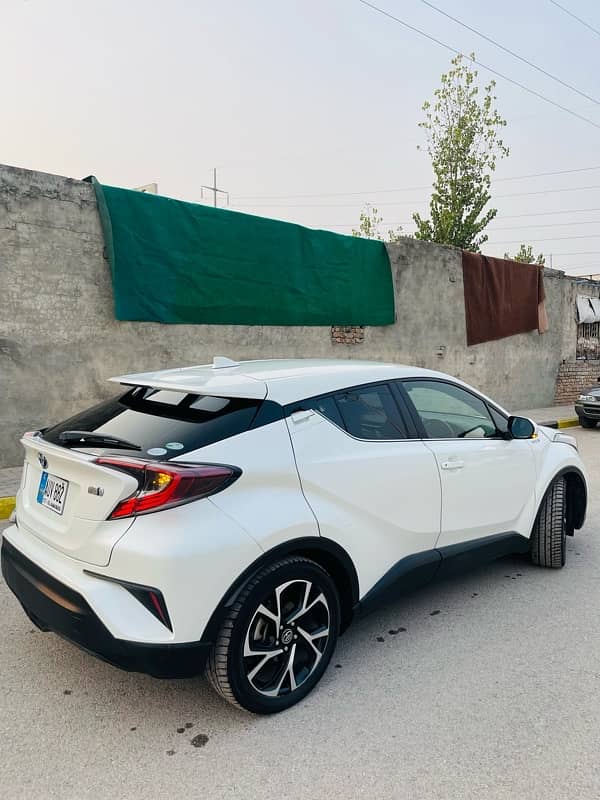 Toyota C-HR 2017 G led 1