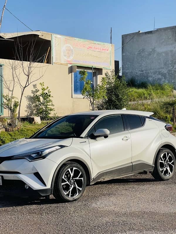 Toyota C-HR 2017 G led 4