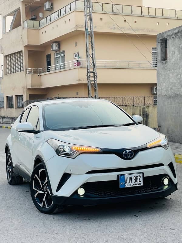 Toyota C-HR 2017 G led 8