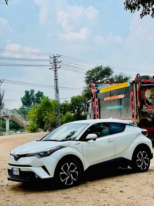 Toyota C-HR 2017 G led 14