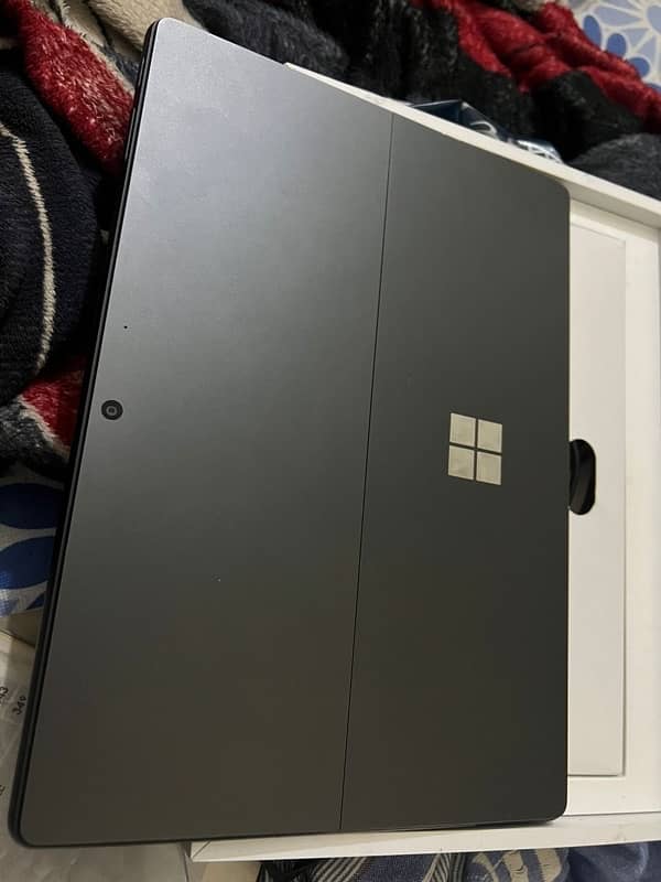 Surface Pro 9 Intel Evom 12th Gen Core i5 Wi-fi 3