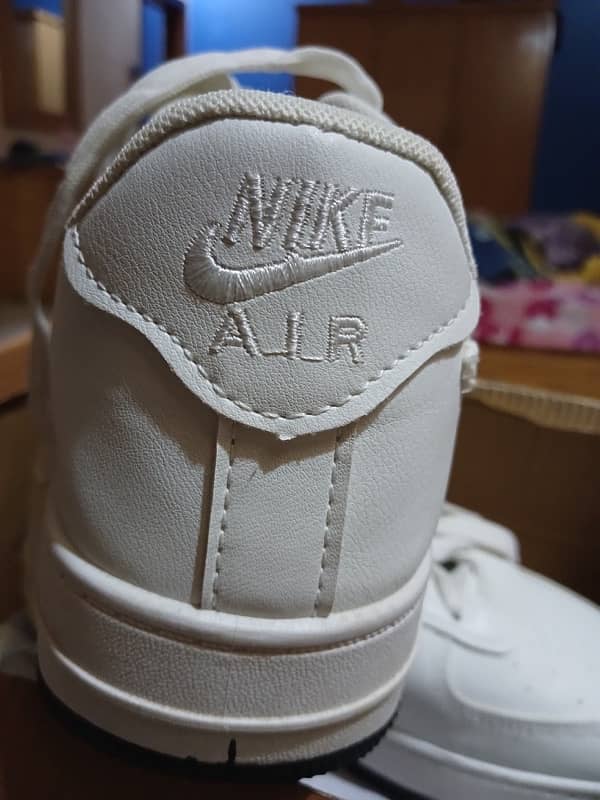 Nike white shows 3