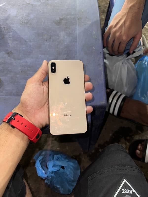 iphone xs max factory unlock 4 sim used 3