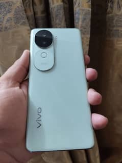 vivo V40E just active 03078511851