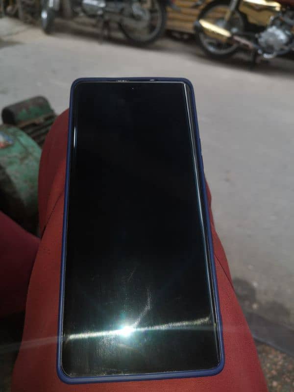 Tecno spark 20 pro plus 12