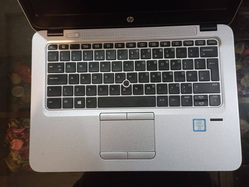 Hp elitebook, very good condition (price negotiable). 12