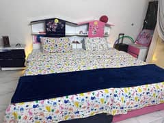 kids beds pink and blue