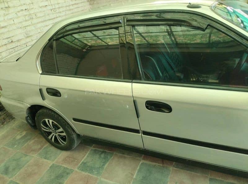 Honda Civic EXi 2000 9