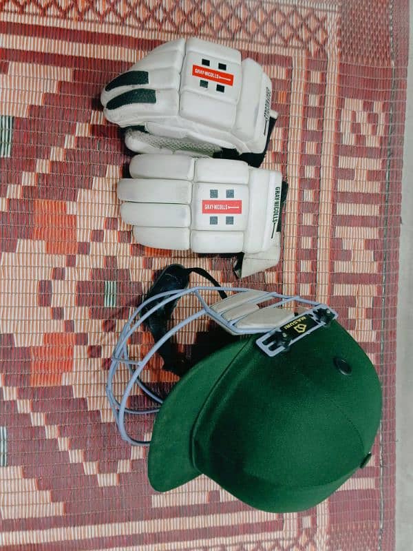 Hard ball cricket kit. Only 4to5 time used. 1