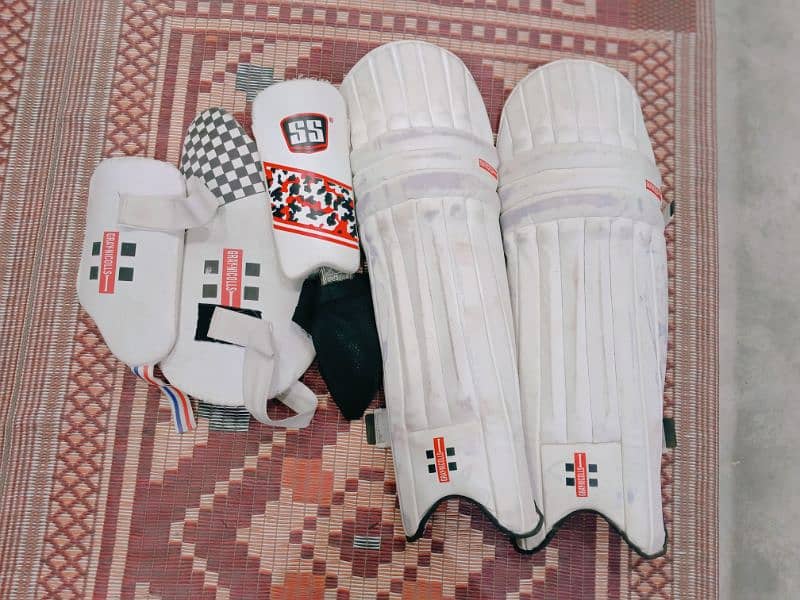 Hard ball cricket kit. Only 4to5 time used. 4