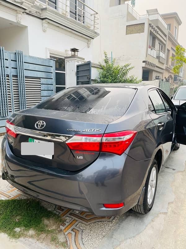 Toyota Corolla Altis 2017 1