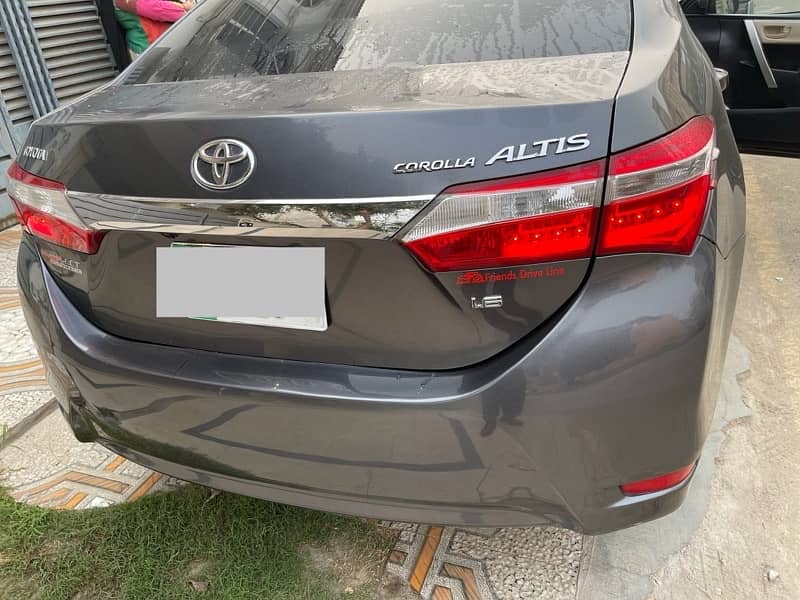 Toyota Corolla Altis 2017 4