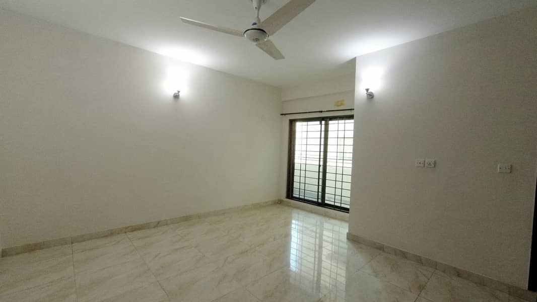 Brand New 3 Bed Flat For Sale In Askari 11 Lahore 4