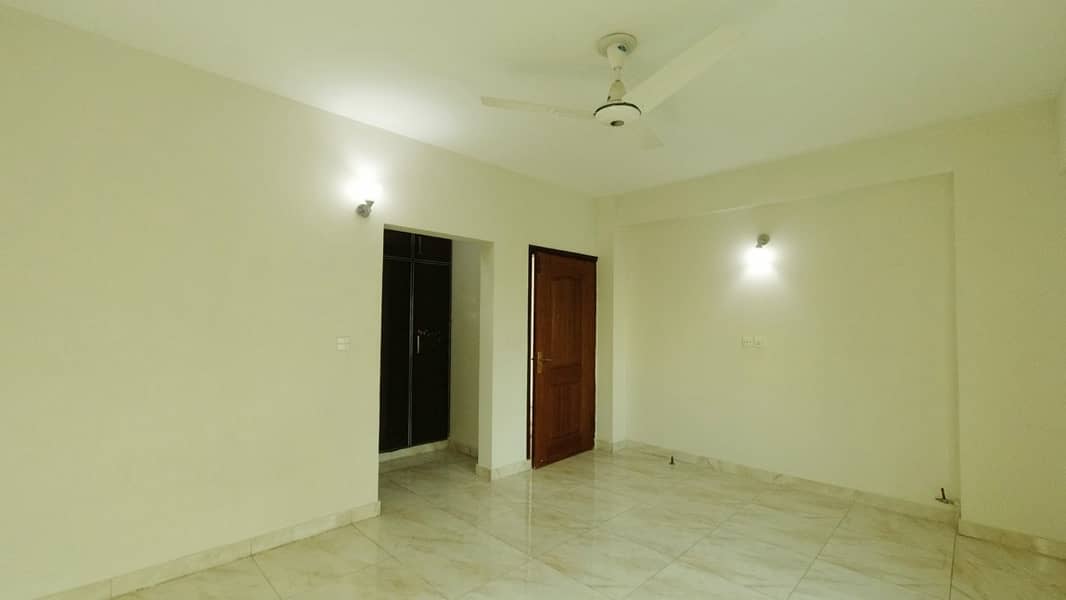 Brand New 3 Bed Flat For Sale In Askari 11 Lahore 12