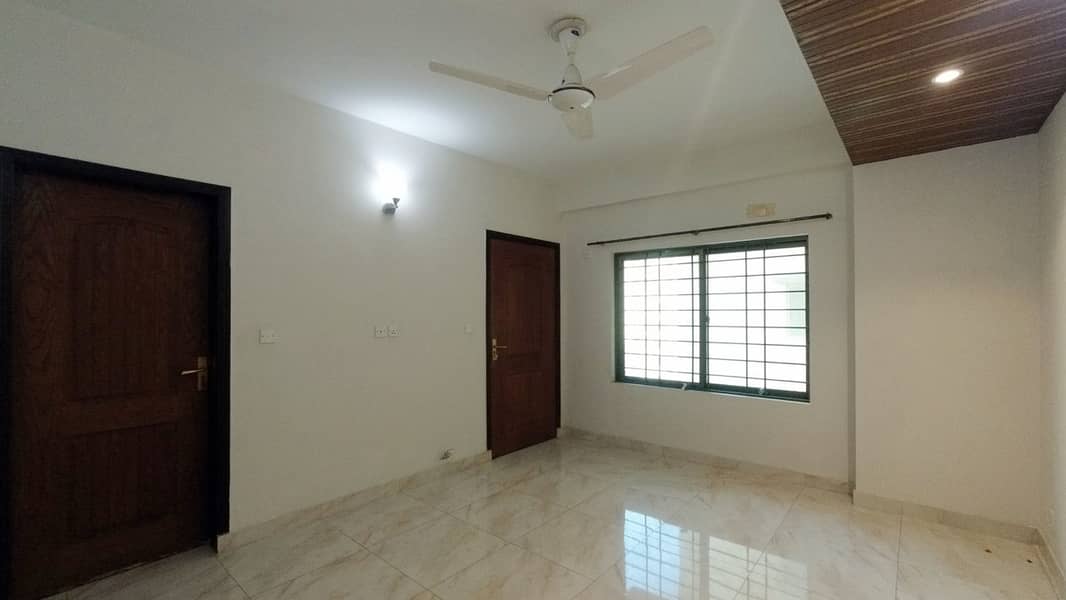 Brand New 3 Bed Flat For Sale In Askari 11 Lahore 15