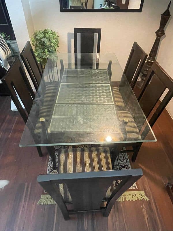 Dining Table with chairs 6 seaters 2