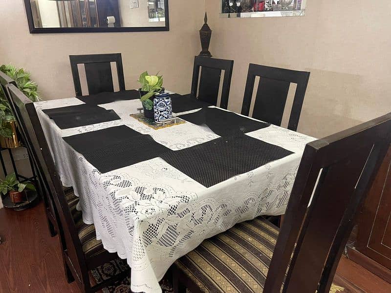 Dining Table with chairs 6 seaters 5