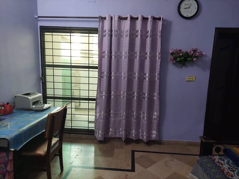 1 kanal lower portion for rent with gas 2