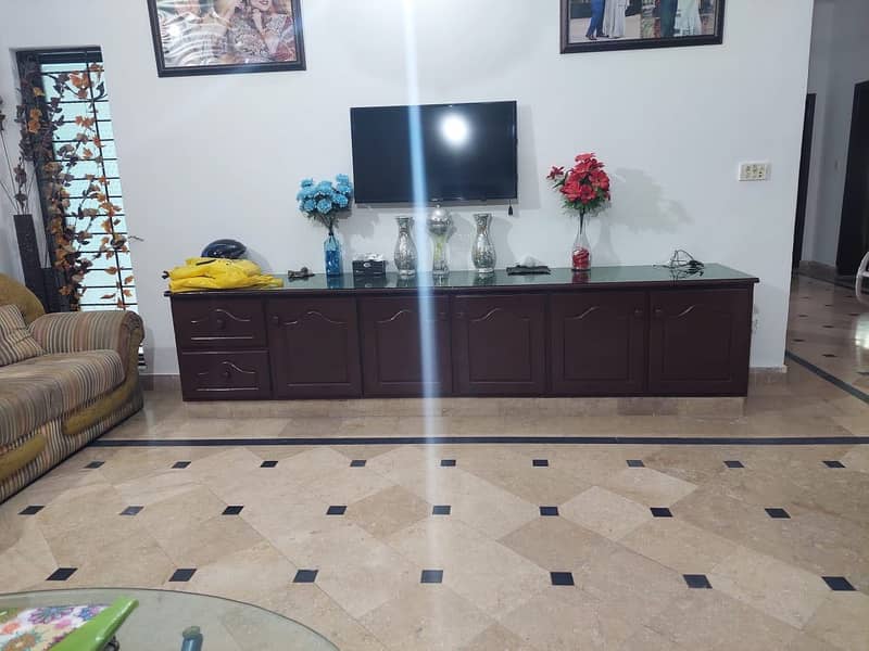 1 kanal lower portion for rent with gas 10