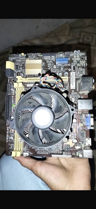 Asus h81m + e3 1225 v3 (i5 4590)  + 4gb ram combo 0