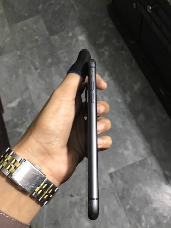 Iphone 11 Non-Pta 4