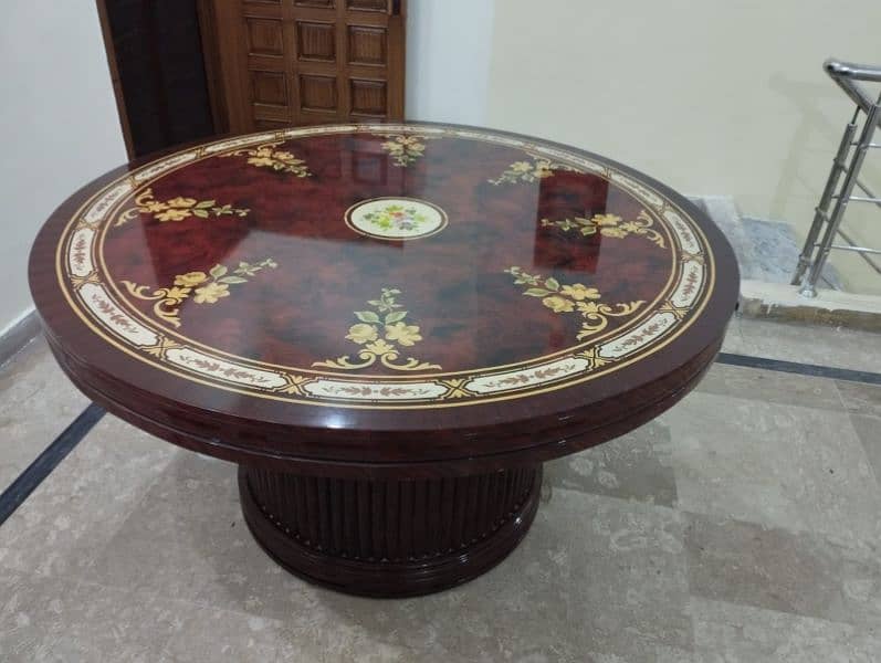 Round Dining Table for sale 1