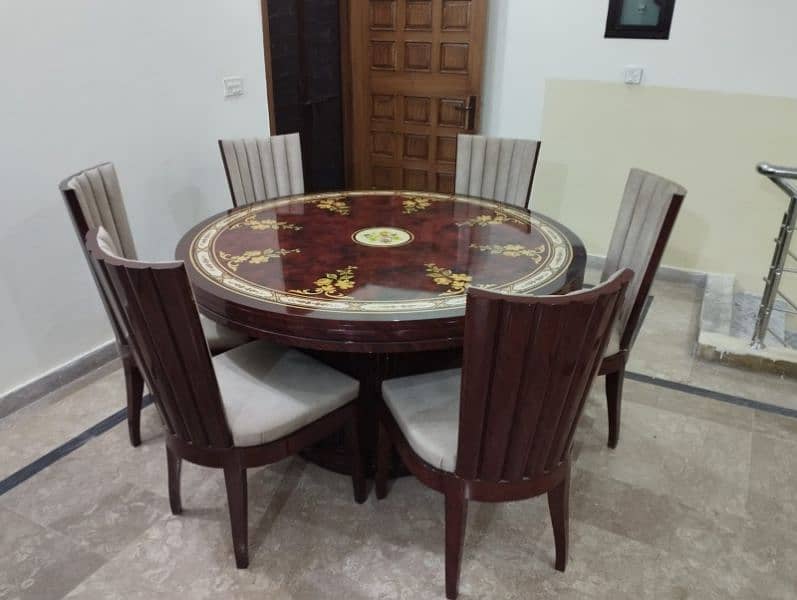 Round Dining Table for sale 2