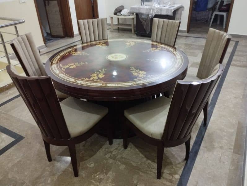 Round Dining Table for sale 3