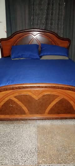 King size bed with two single beds