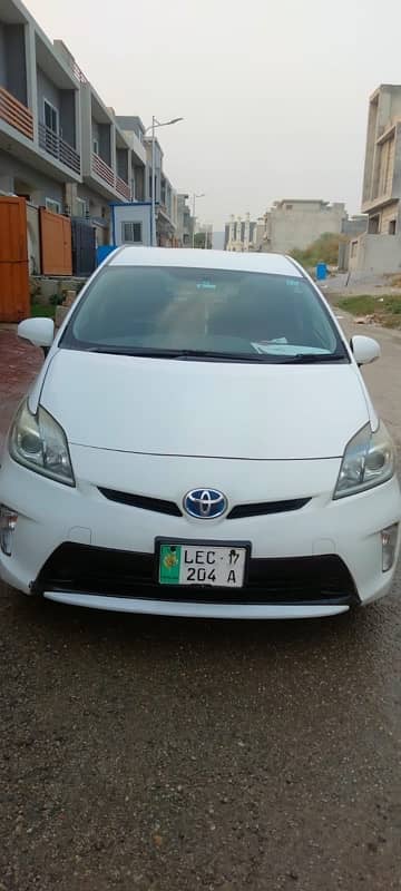 Toyota Prius 2014 S LED edition 2