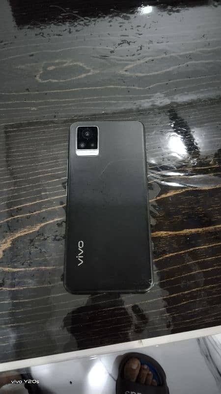 vivo v20 with charger 6