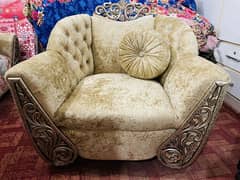 Luxurious Sofa Set for Sale – Excellent Condition!