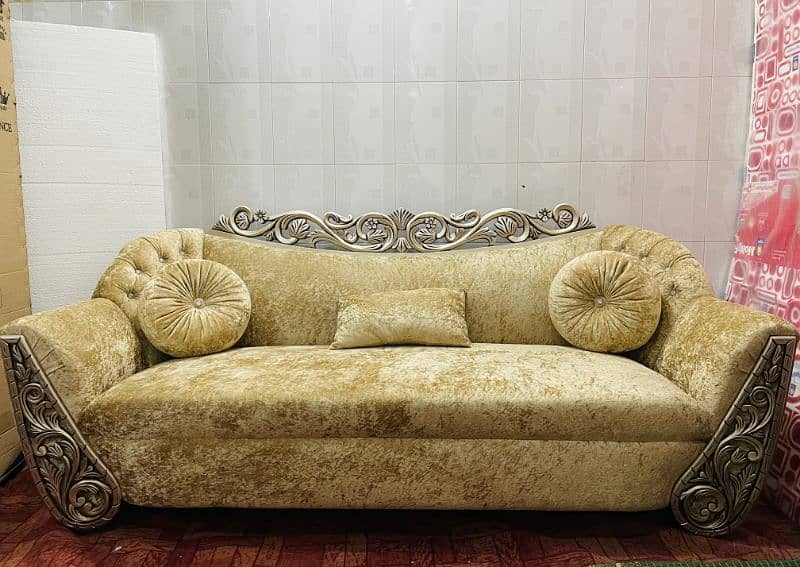 Luxurious Sofa Set for Sale – Excellent Condition! 2