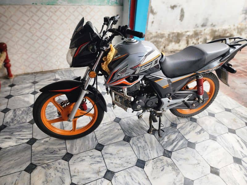 CB 150 2022 MODEL 5