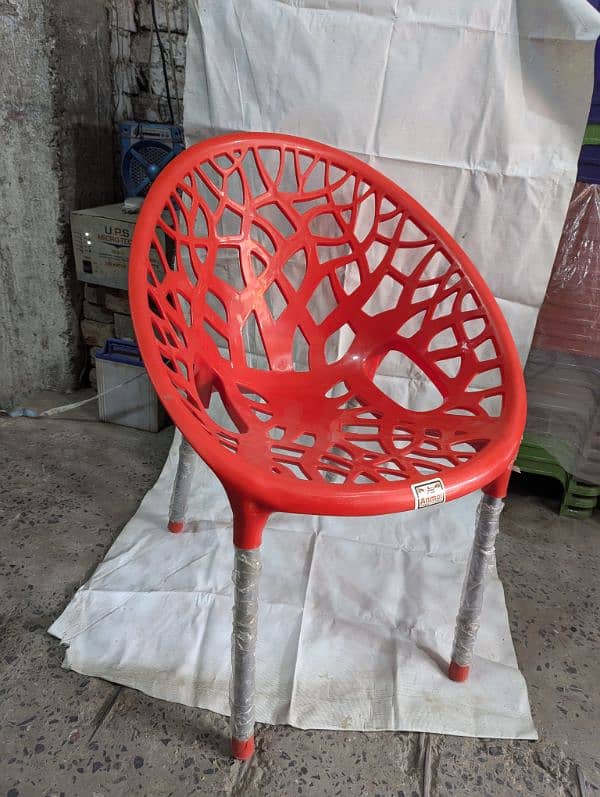 plastic chairs, tree garden chairs available 2