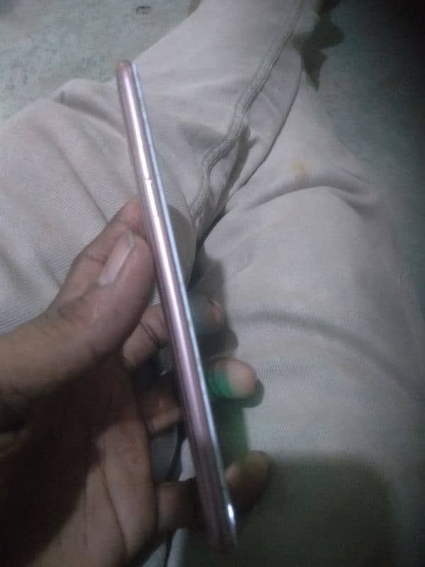 oppo f3 cl pe rabta karai 0/3/1/5/2/0/1/8/5/6/8 4