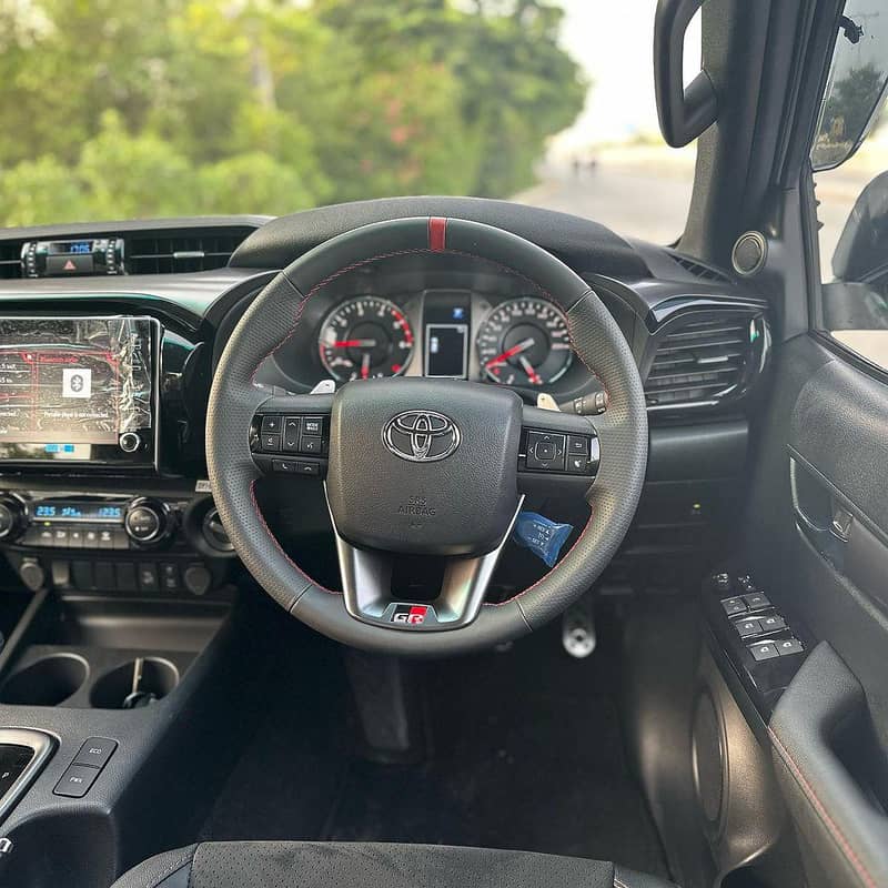 Toyota Hilux 2023 Revo GRS 3