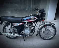 Call And take Honda 125 on Low Price. 2015 Model Black