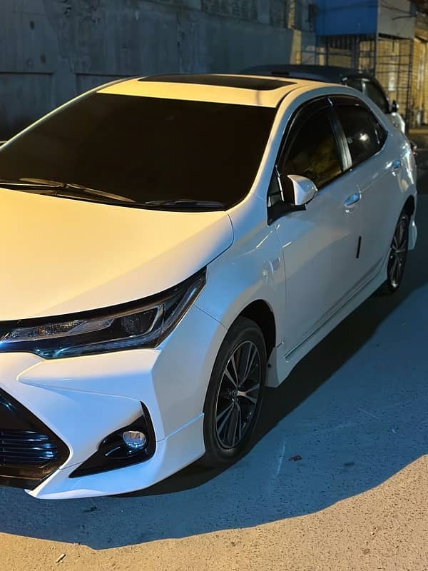 TOYOTA GRANDE 2022 MODEL WHITE WITH BLACK INTERIOR 35kMILLEAGE SPAREUN 1