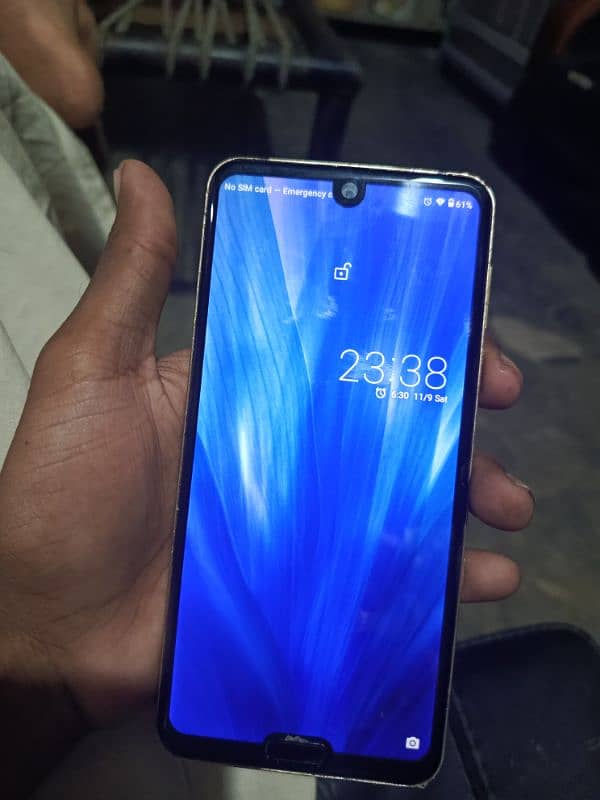 Sharp Aquos R3 Non 3