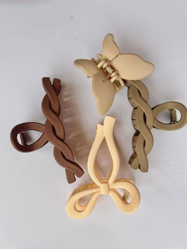 Pack of 4 Hair accessories, get one small clip for FREE 2