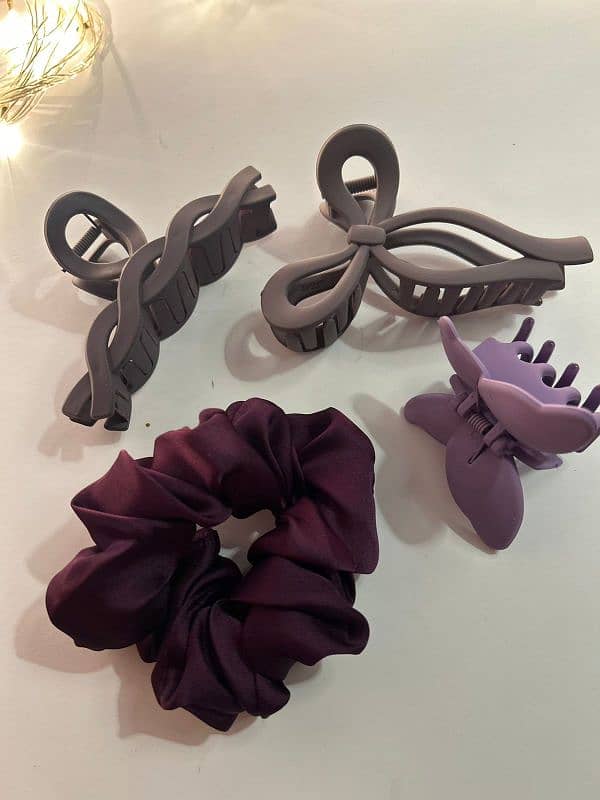 Pack of 4 Hair accessories, get one small clip for FREE 5