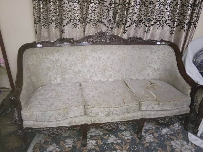 Chinioti Sofa 5 seat with one table 9