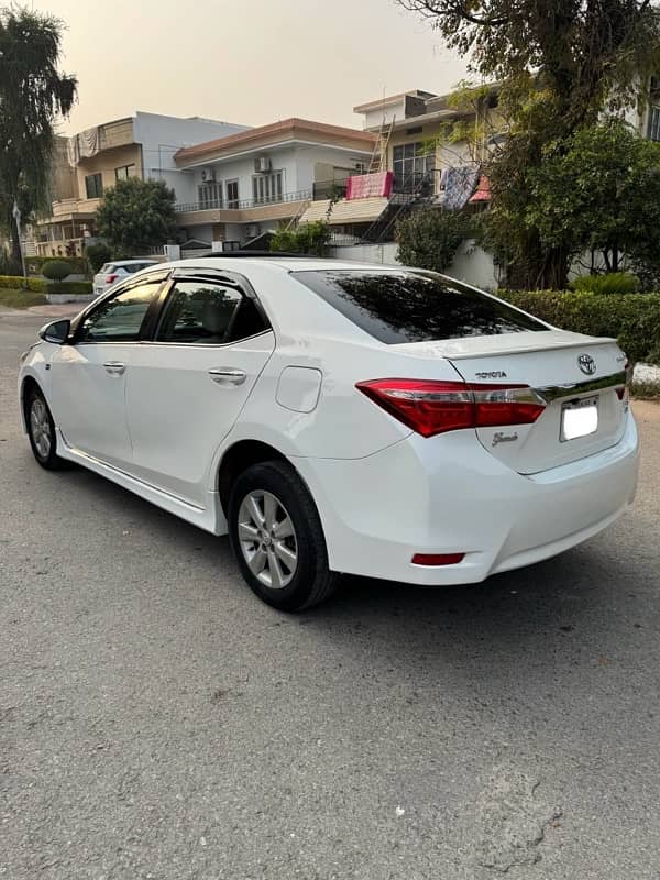 Toyota Altis Grande 2014 4