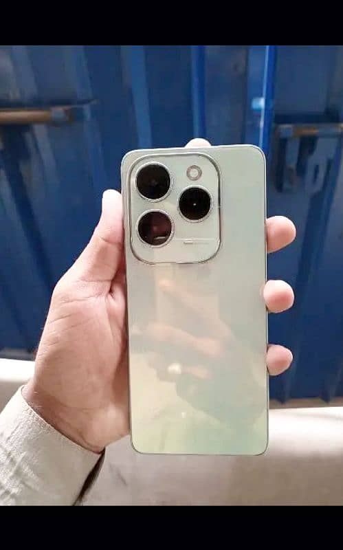 Infinix hot 40 pro 0