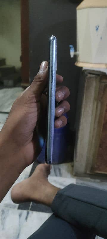 Vivo s1 4+128 used condition chaged sath ha baki kowr masla nahi 4