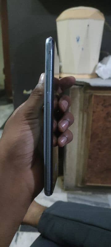 Vivo s1 4+128 used condition chaged sath ha baki kowr masla nahi 6