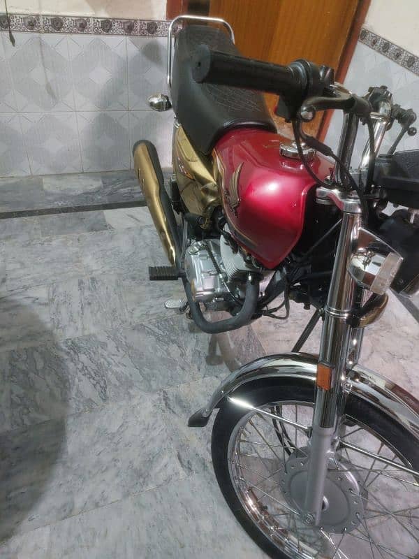 honad 125 gold edition 4