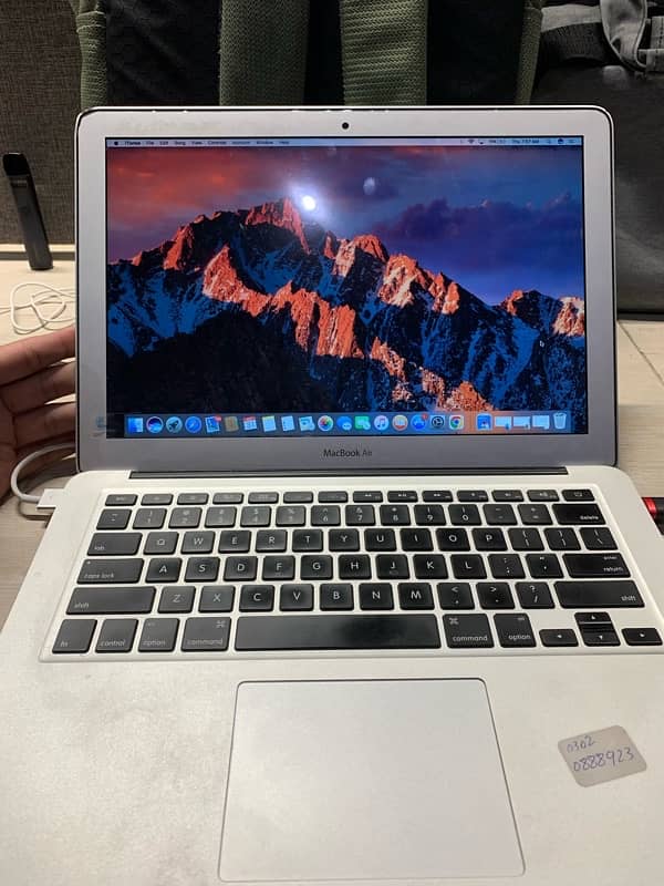 Apple macbook air 2012 1